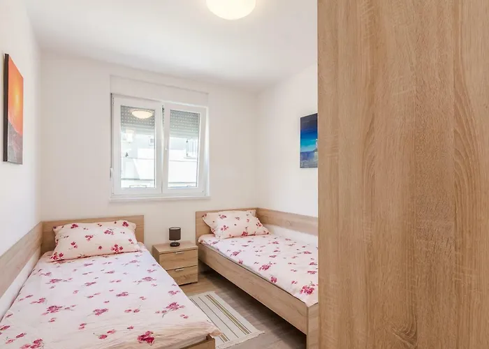 Sunrise アパート プレコ